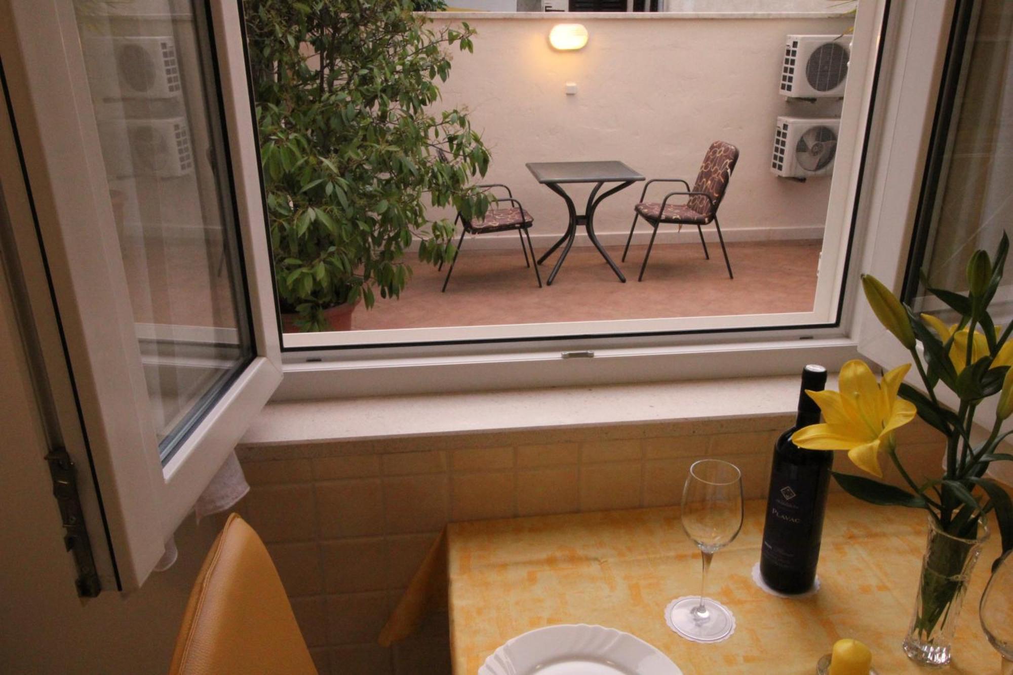 Artemis Appartement *
